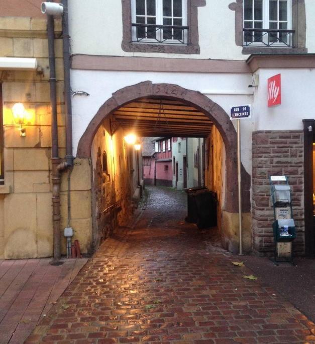 At Home In The Center Of Colmar Exterior photo